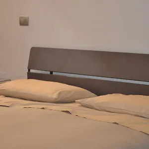 https://a-casa-di-pele-suite.it-romehotels.com
