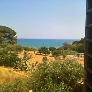 https://la-casa-di-golia.sicilyhotelsitaly.net